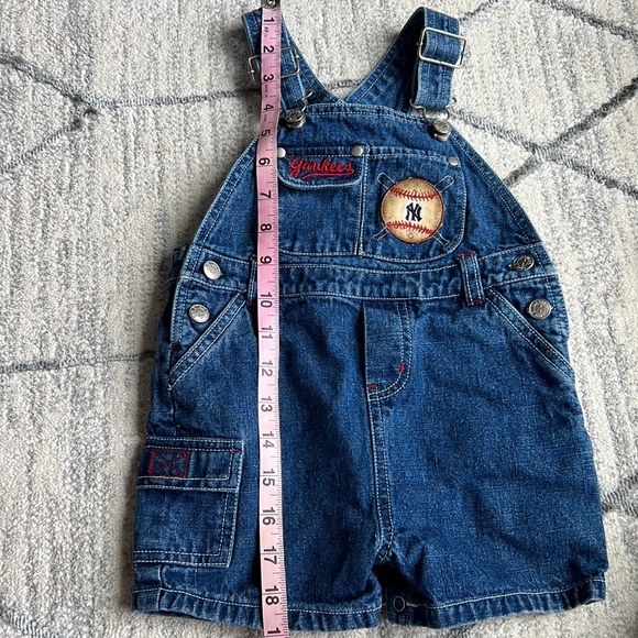 Vintage New York Yankees Denim Overalls SZ 12 months Embroidered Denim Shortalls - Picture 8 of 8